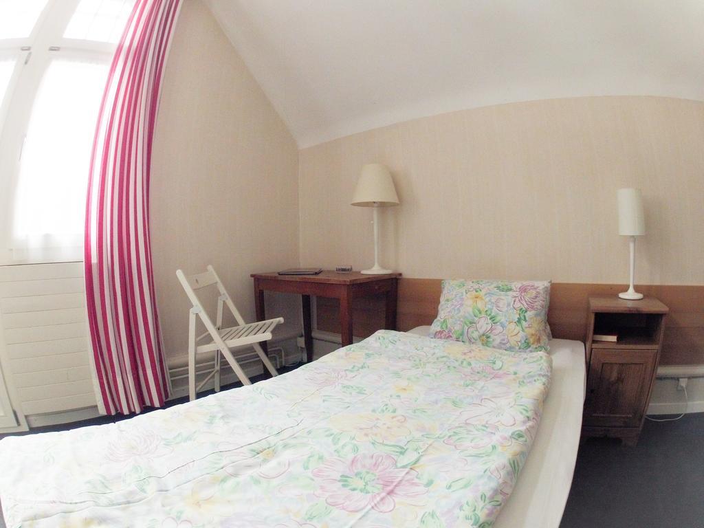 Basicrooms Hotel Unterseen Phòng bức ảnh